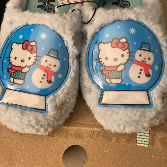 Hello kitty Christmas Slipper - Picture 2 of 6